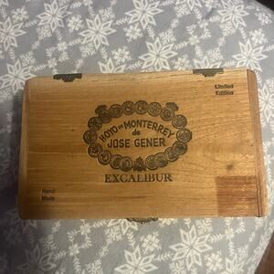 Cigar Box Wood Hoyo De Monterrey Jose Gener Excalibur No. 1 English Claro